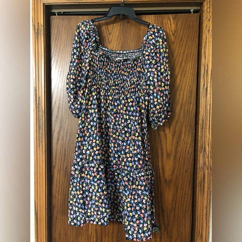 GAP Floral Smocked Maternity Dress - Picture 2 of 7